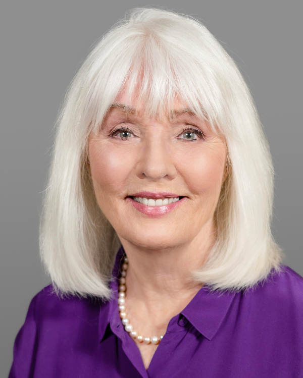 Headshot Steve Douglas