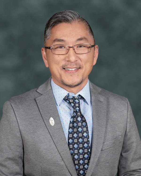 Headshot Yong Gen “Craig” Kim